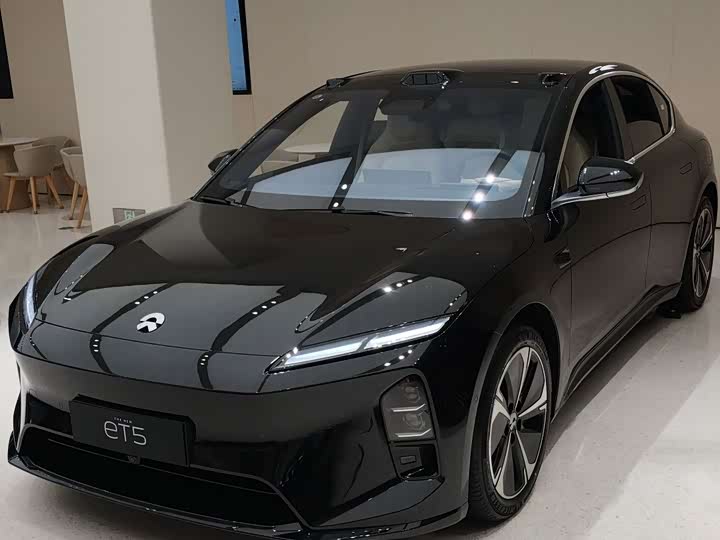 Фото 2 - Nio ET5