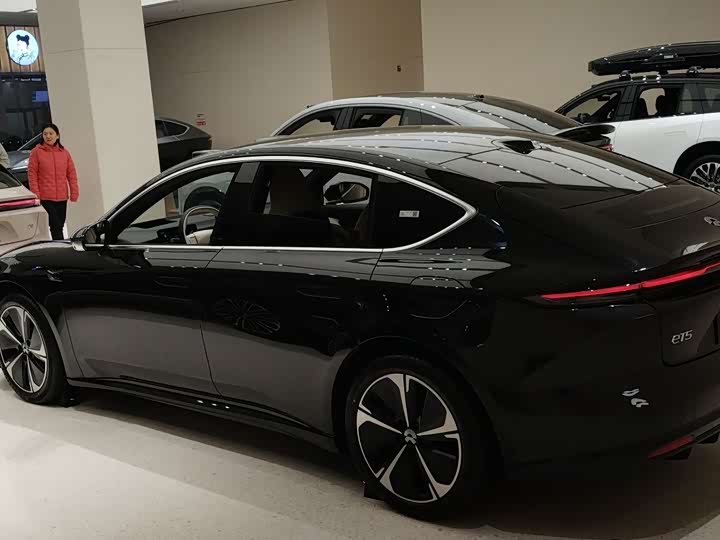 Фото 3 - Nio ET5