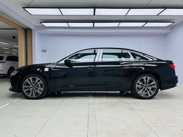 Фото 4 - Audi A6L