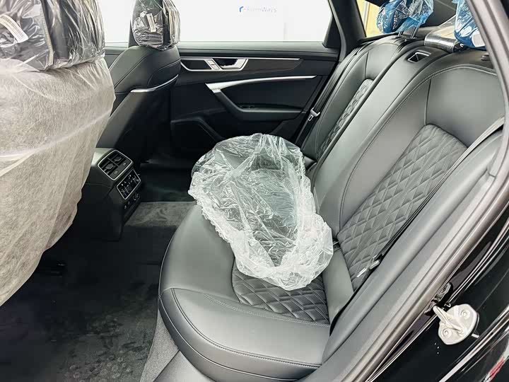 Фото 8 - Audi A6L