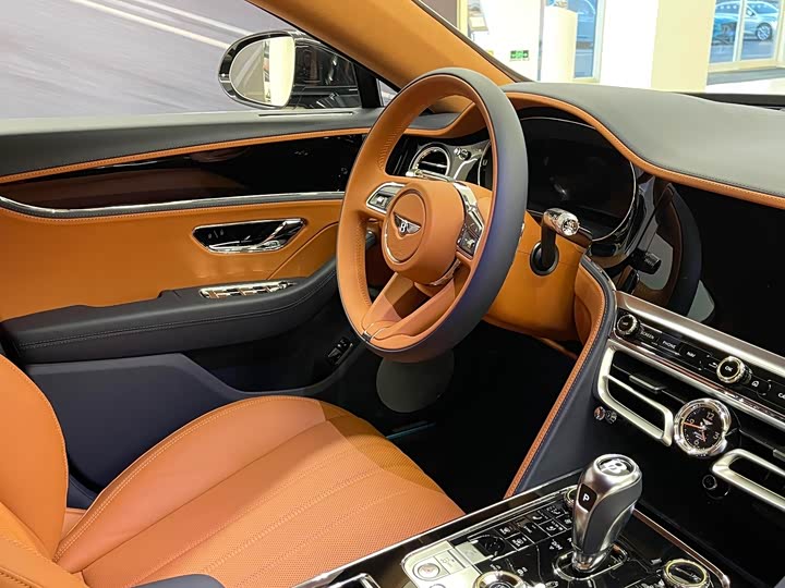 Фото 5 - Bentley Flying Spur Hybrid