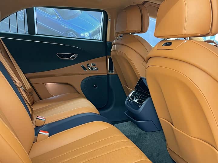 Фото 7 - Bentley Flying Spur Hybrid