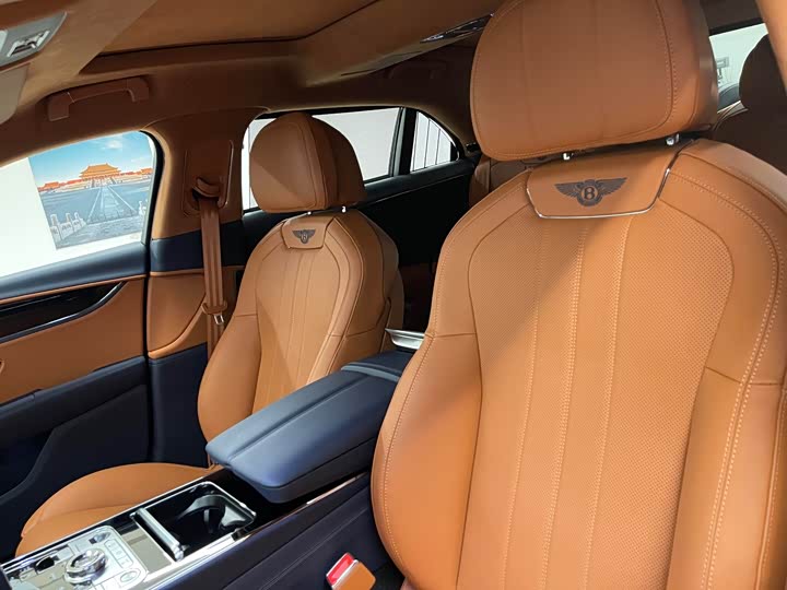 Фото 9 - Bentley Flying Spur Hybrid