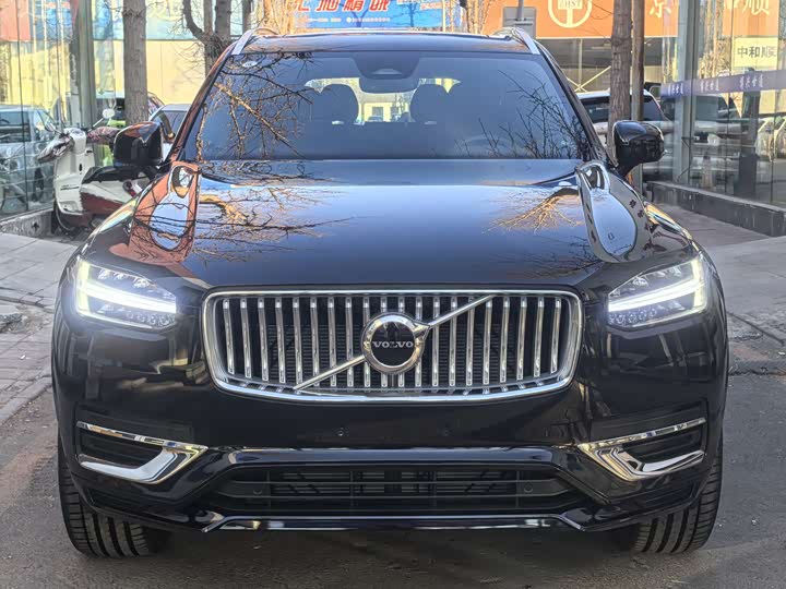 Фото 2 - Volvo XC90