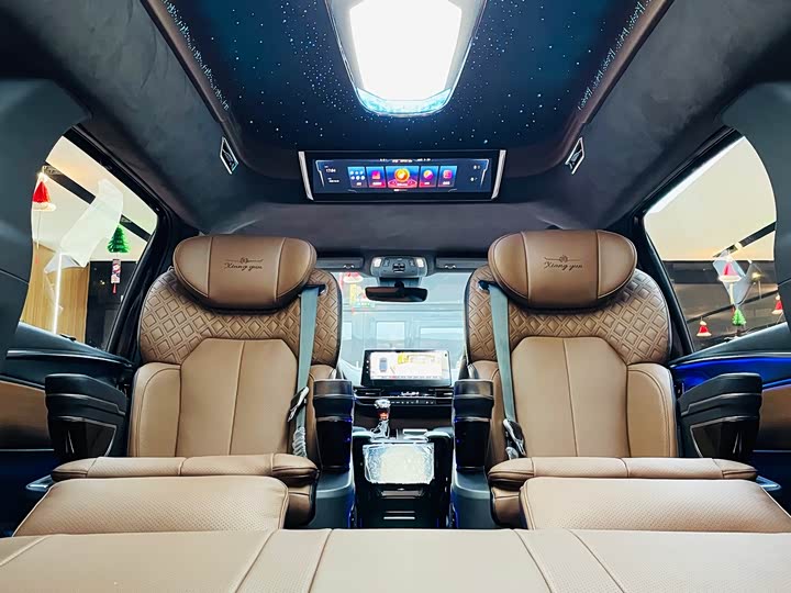 Фото 8 - Toyota Sienna