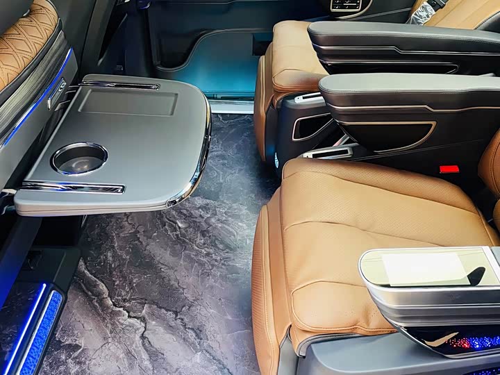 Фото 9 - Toyota Sienna