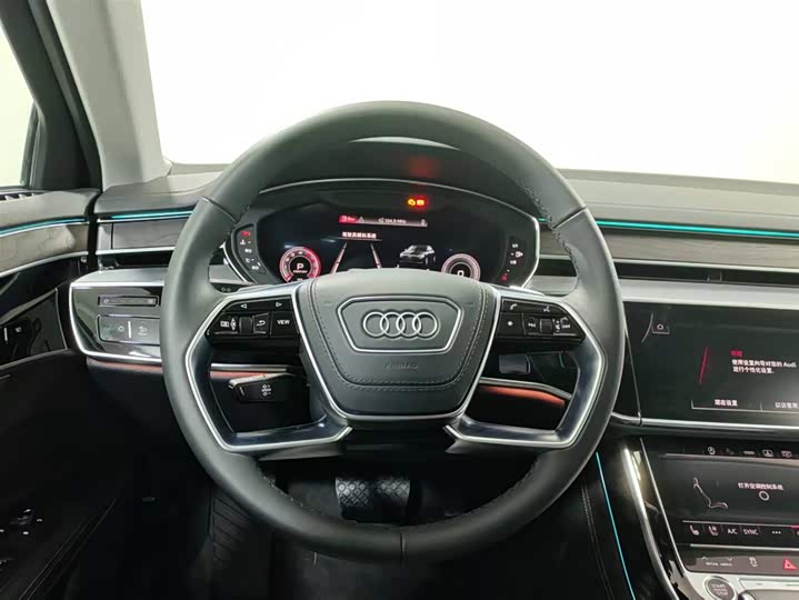 Фото 11 - Audi A8