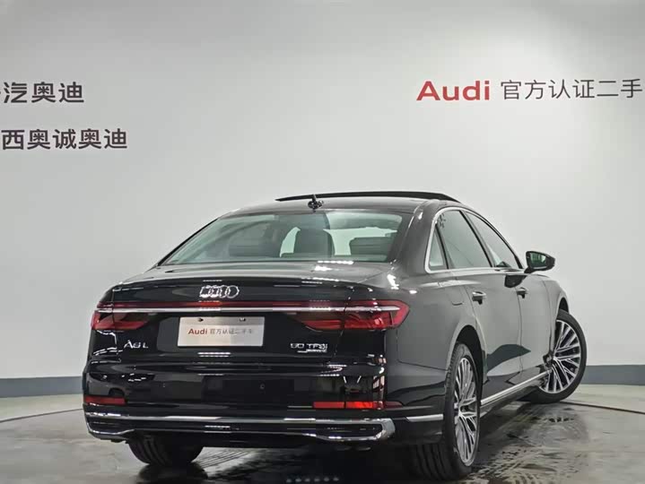 Фото 4 - Audi A8
