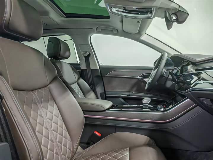 Фото 8 - Audi A8