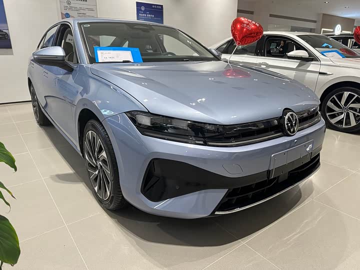 Фото 3 - Volkswagen Sagitar L