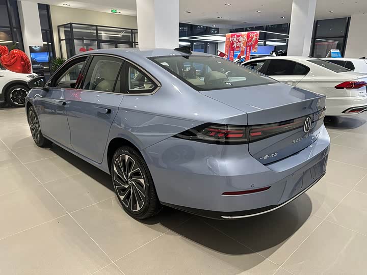 Фото 6 - Volkswagen Sagitar L