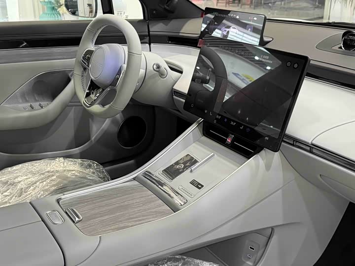 Фото 11 - Luxeed S7