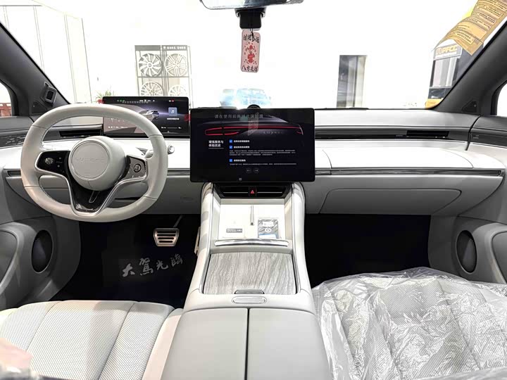 Фото 16 - Luxeed S7