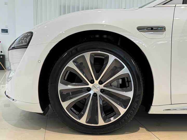 Фото 20 - Luxeed S7