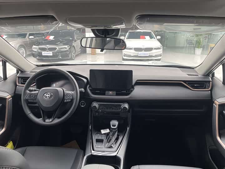 Фото 4 - Toyota Wildlander