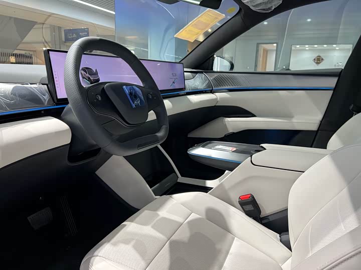 Фото 8 - Geely Jiyue 01