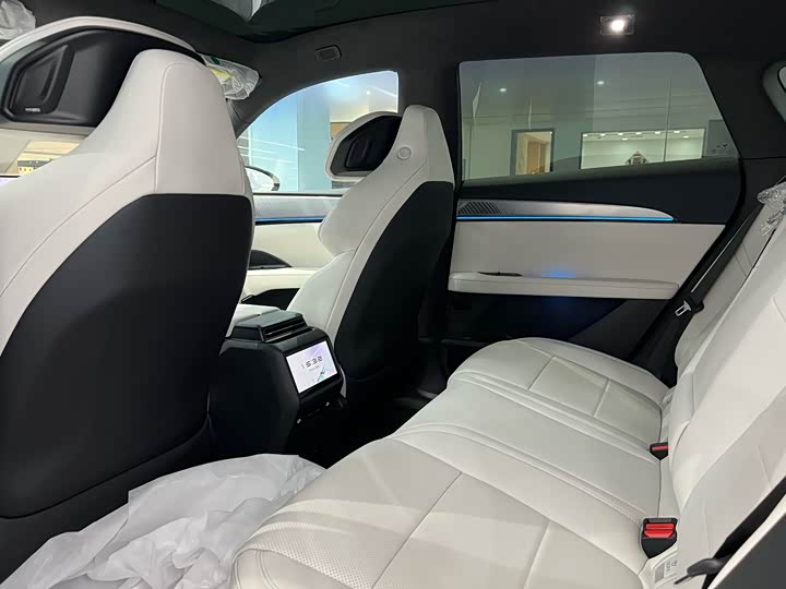 Фото 9 - Geely Jiyue 01