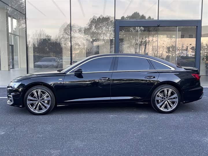 Фото 4 - Audi A6L