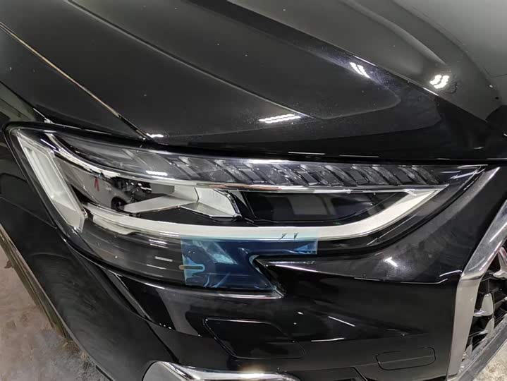 Фото 14 - Audi A8