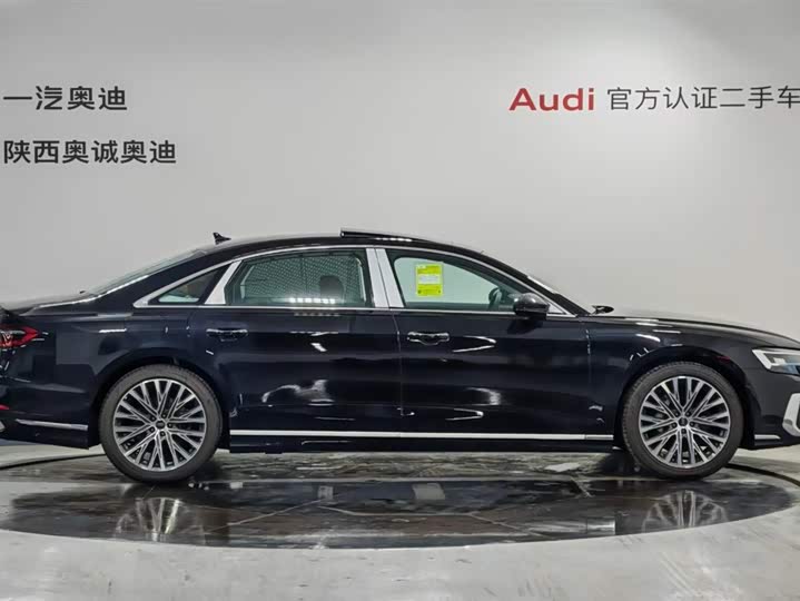 Фото 3 - Audi A8