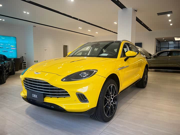 Фото 1 - Aston Martin DBX