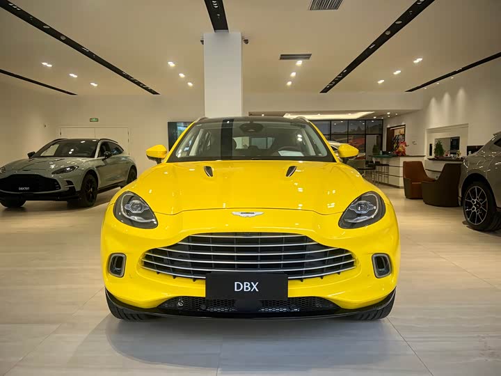 Фото 2 - Aston Martin DBX