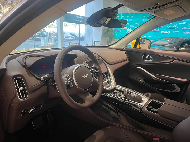 Фото 5 - Aston Martin DBX