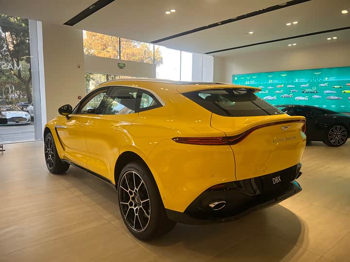 Фото 8 - Aston Martin DBX