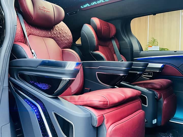 Фото 7 - Toyota Sienna