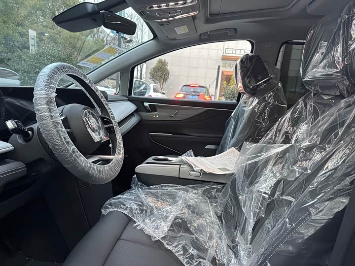 Фото 8 - Buick GL8 ES