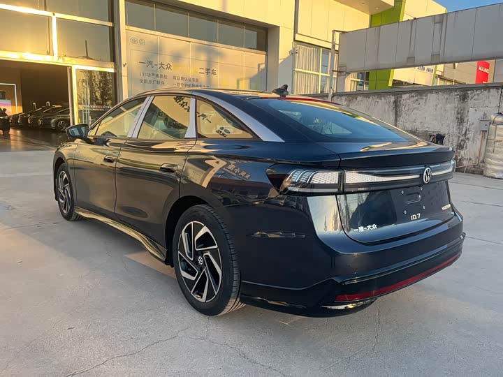 Photo 6 - Volkswagen ID.7 Vizzion