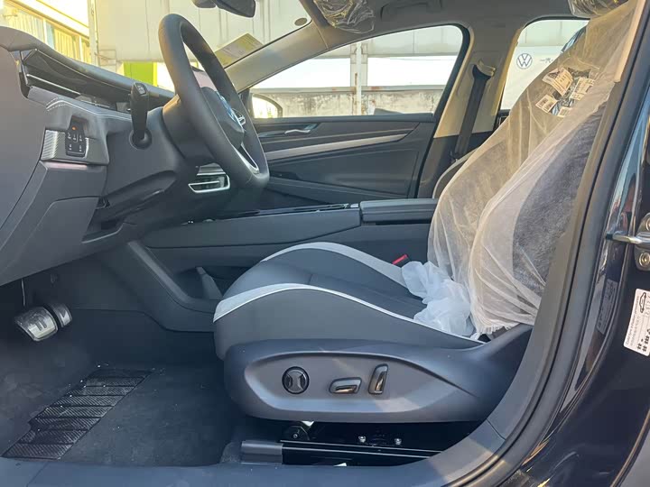 Photo 8 - Volkswagen ID.7 Vizzion