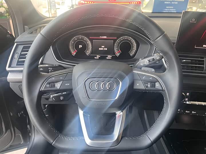 Фото 8 - Audi Q5L