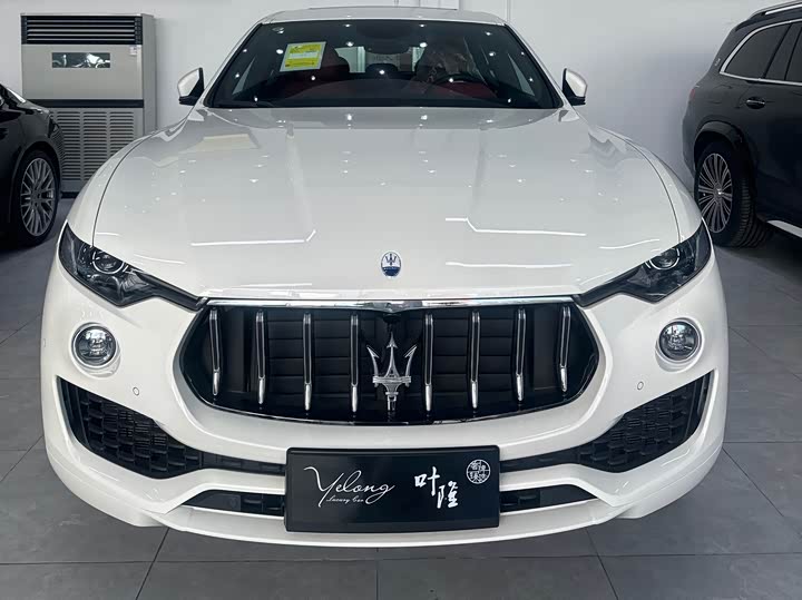 Фото 2 - Maserati Levante