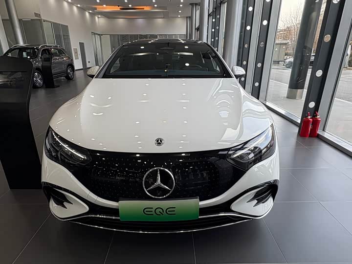 Фото 7 - Mercedes-Benz EQE