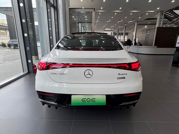 Фото 9 - Mercedes-Benz EQE