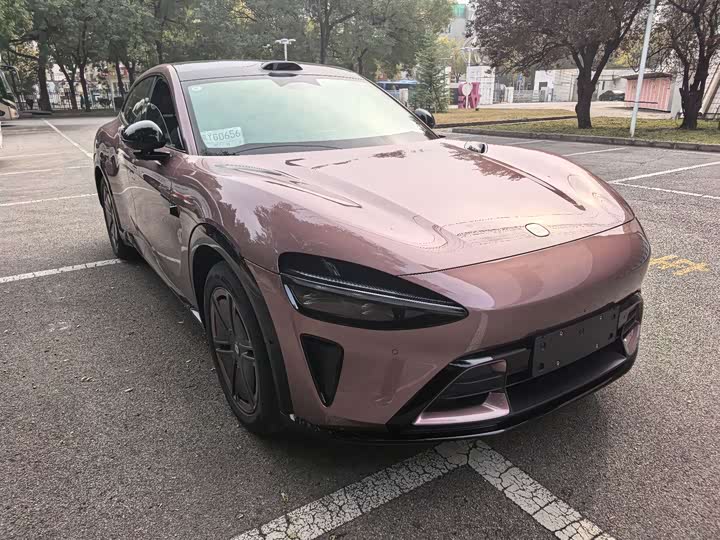 Фото 1 - Xiaomi YU7