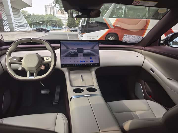 Фото 3 - Xiaomi YU7