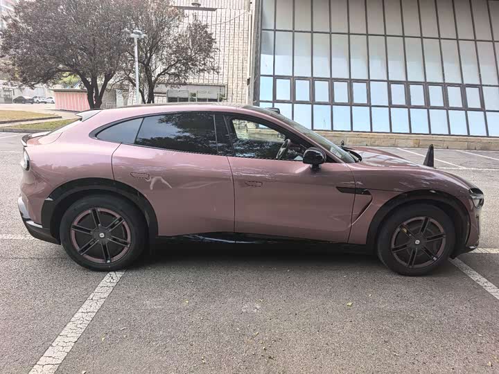 Фото 4 - Xiaomi YU7