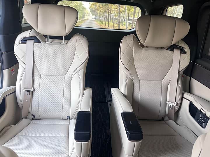 Фото 10 - Toyota Alphard