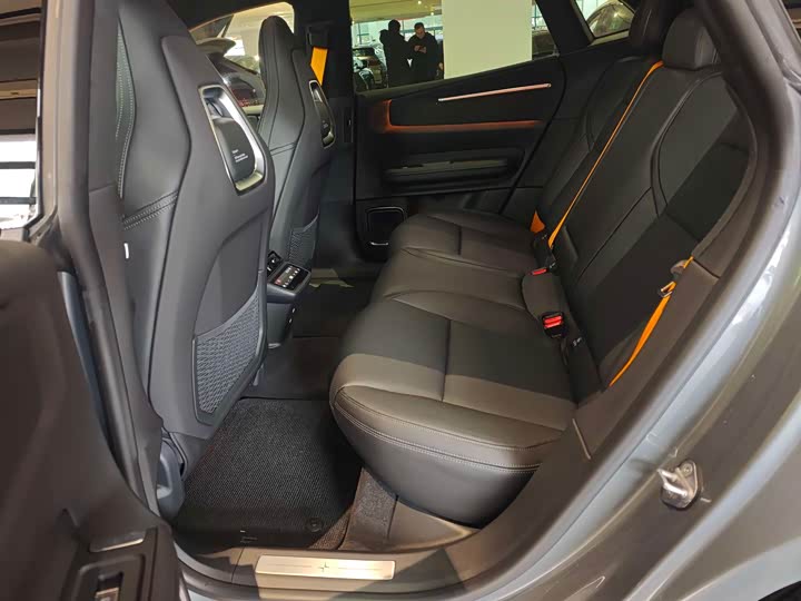 Фото 8 - Polestar 4