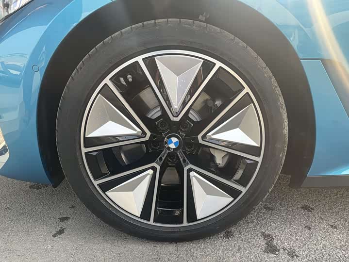 Фото 4 - BMW i3