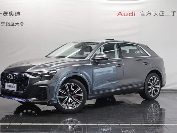 Фото 1 - Audi Q8