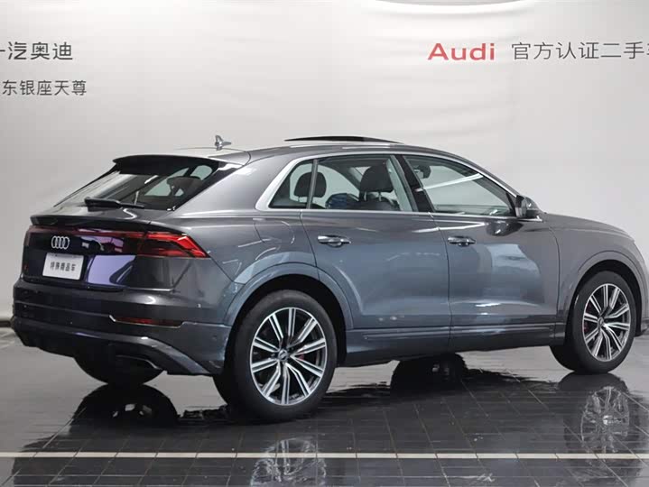 Фото 5 - Audi Q8