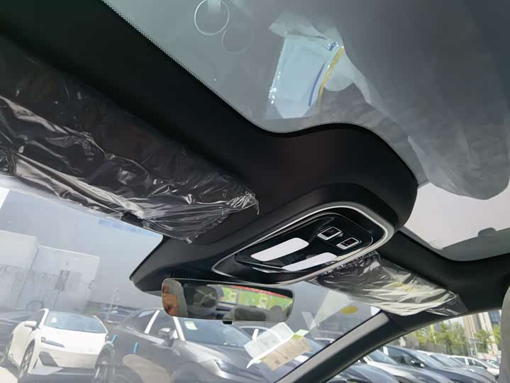 Photo 20 - Changan Deepal SL03