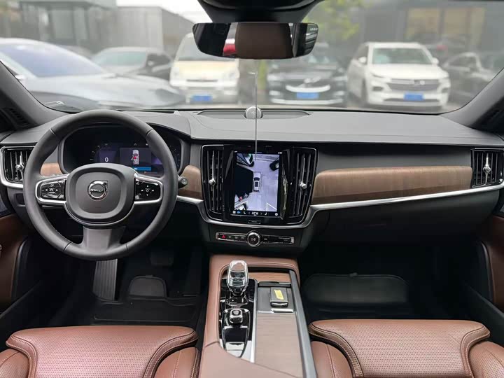 Фото 4 - Volvo V90