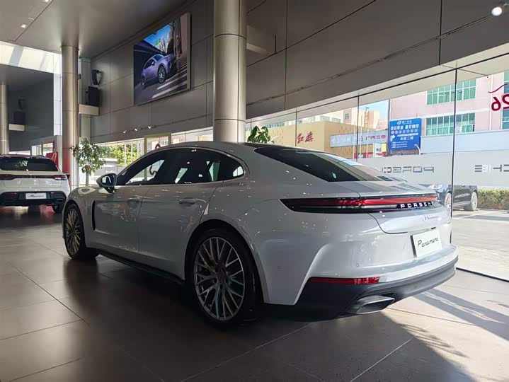 Фото 4 - Porsche Panamera