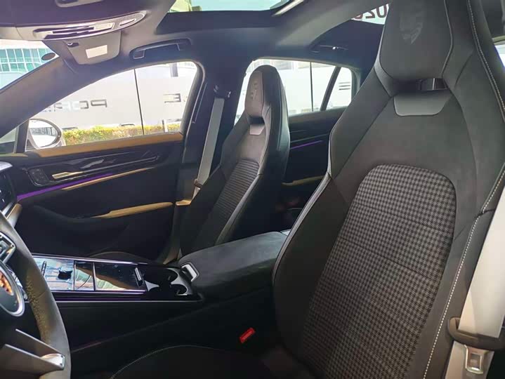 Фото 9 - Porsche Panamera