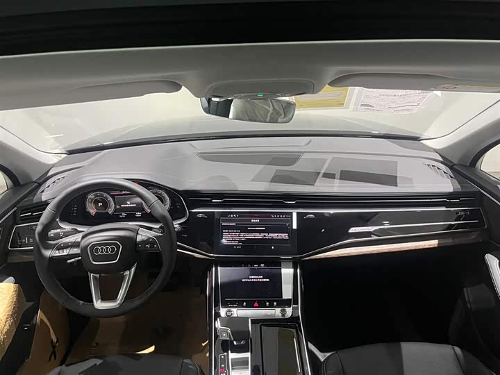 Фото 6 - Audi Q7