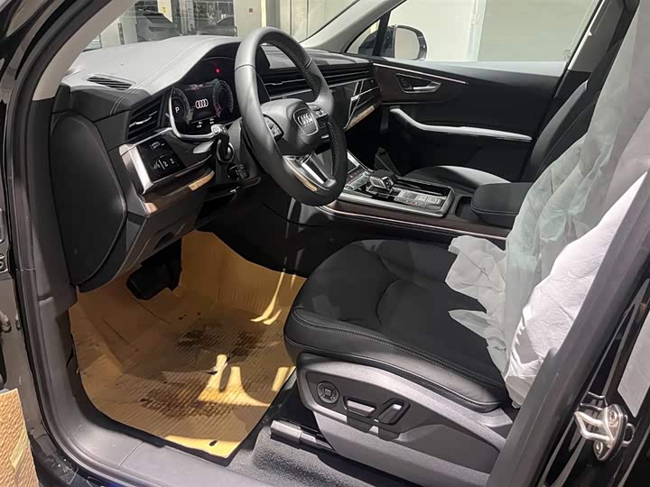 Фото 7 - Audi Q7